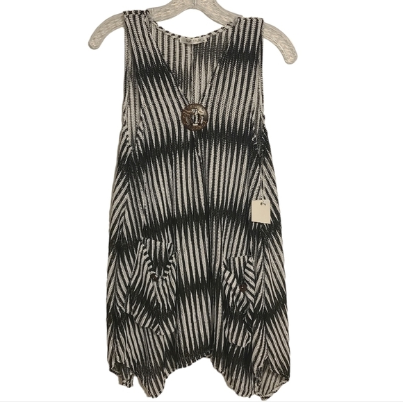 Surf Style | Black and White Contrast Stripe Swimsuit Cover-up Dress (Size XL) - Picture 2 of 16